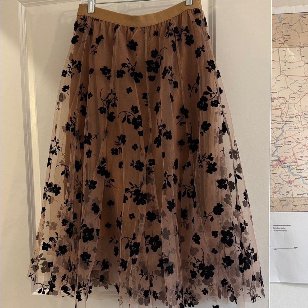 Elegant Black Floral Skirt large/xl